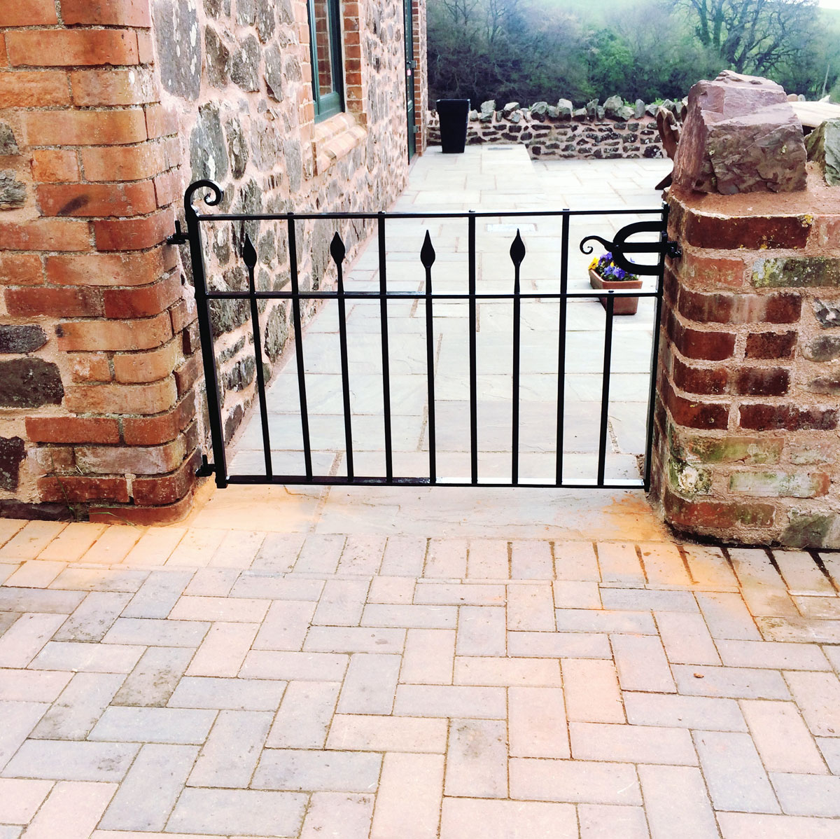Smart gate