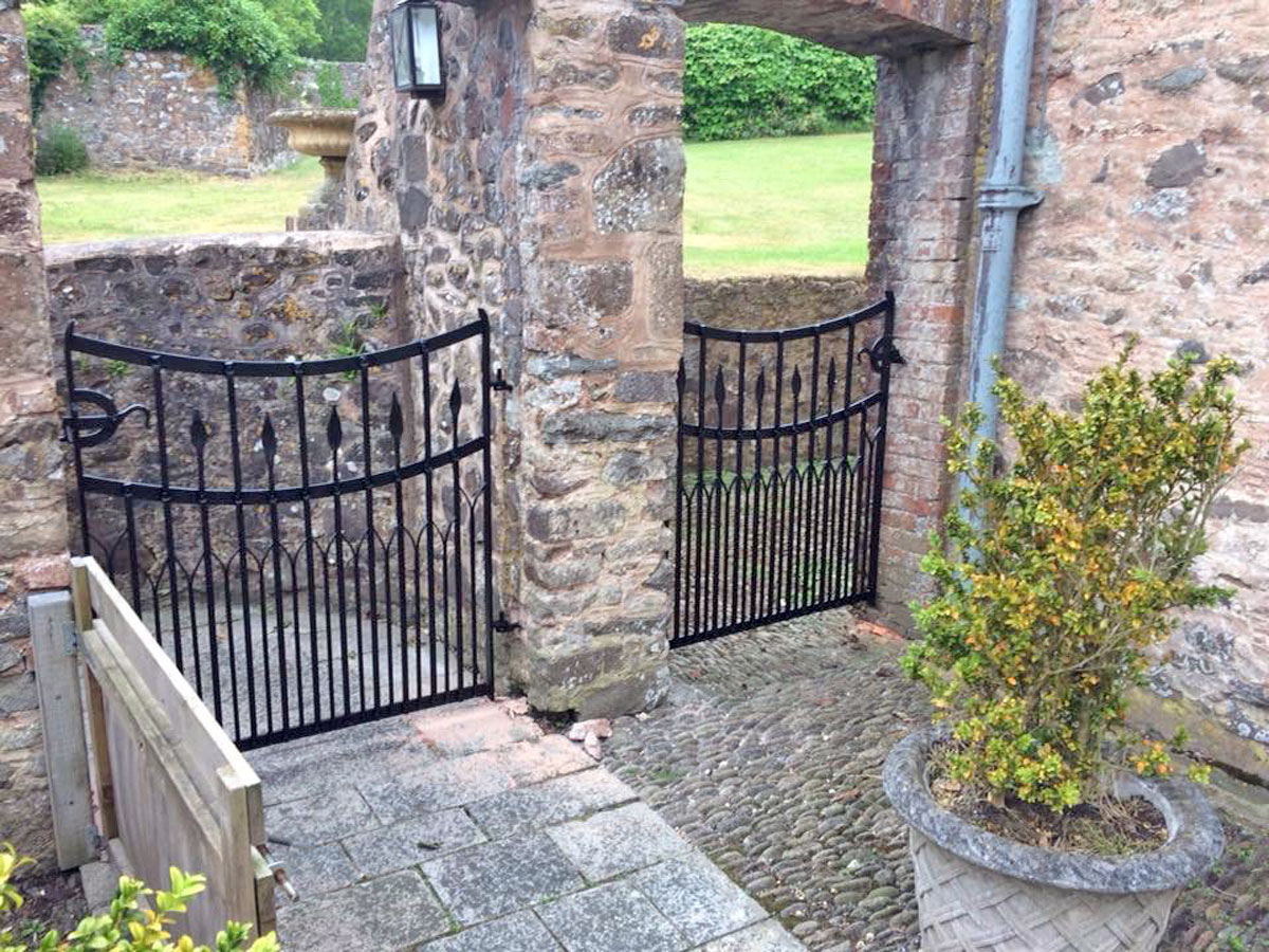 Twin gates