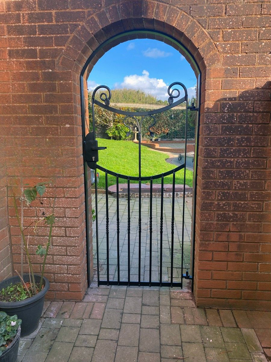 Bespoke garden gate by Ben Horrobin, artist blacksmith Bespoke garden gate by Ben Horrobin, artist blacksmith